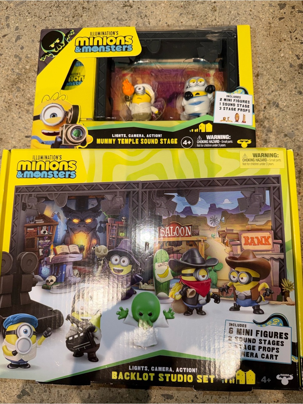 Illumination's Minions &
Monsters Figure 6-pack Backlot
Studio Set + Temple Set
